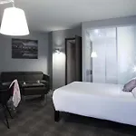 نوفوتيل شاتو دو فرساي 4*