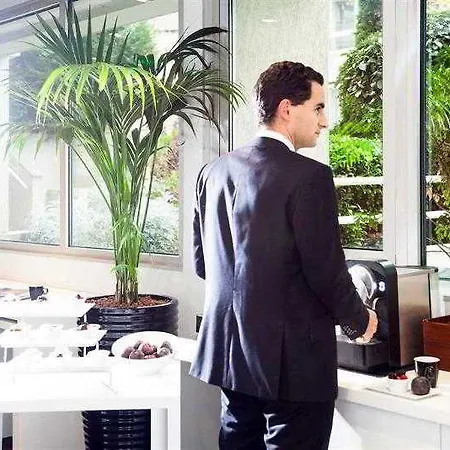 Hotel Novotel Château De 4*