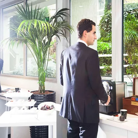 ホテル ノボテル シャトー ドゥ ヴェルサイユ 4*