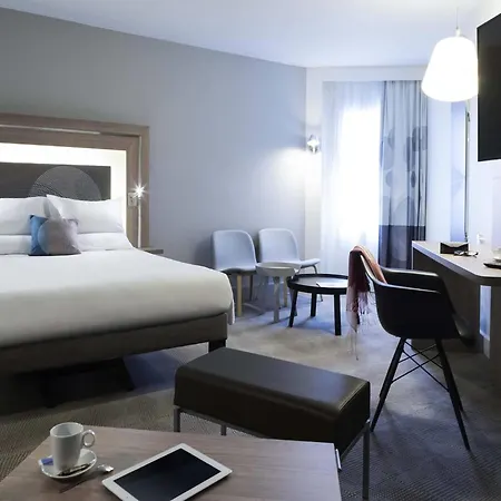 Novotel Château De Hotel 4*